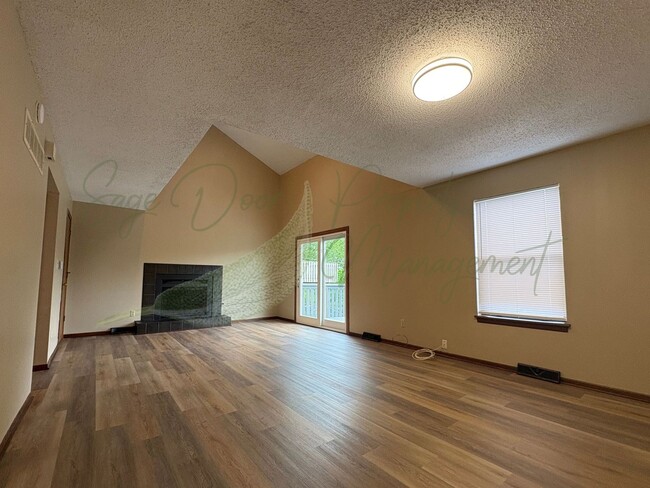 Building Photo - SPACIOUS LAYOUT