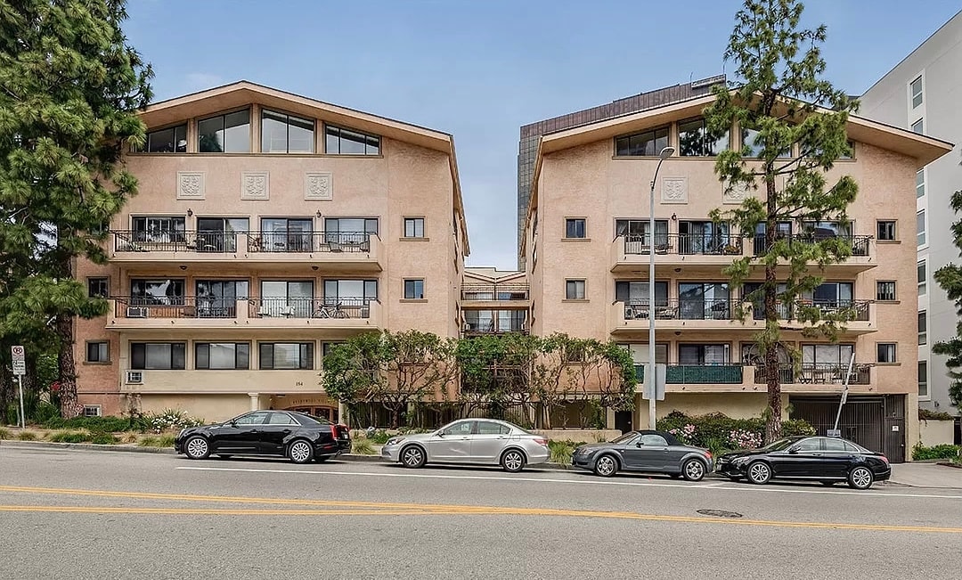 Building Photo - 1154 S Barrington Ave