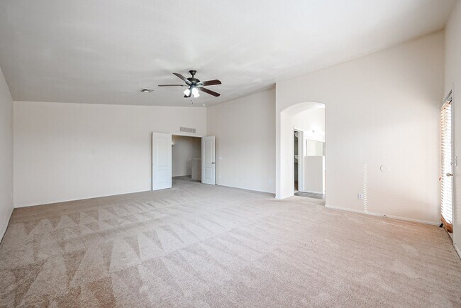 Building Photo - Beautiful 7 bedroom