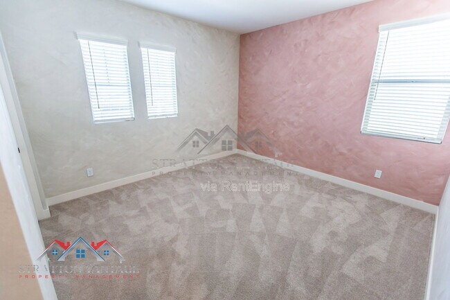 Building Photo - 15075 W McKinley St