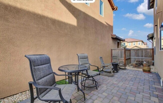 Building Photo - Stunning Natomas 5/3! PLEASE READ ENTIRE A...