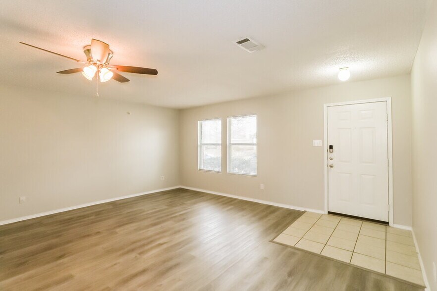 Building Photo - 541 Magdalen Ave