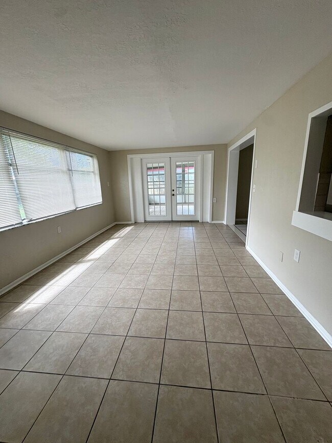 Building Photo - 4606 Eastwood Ln