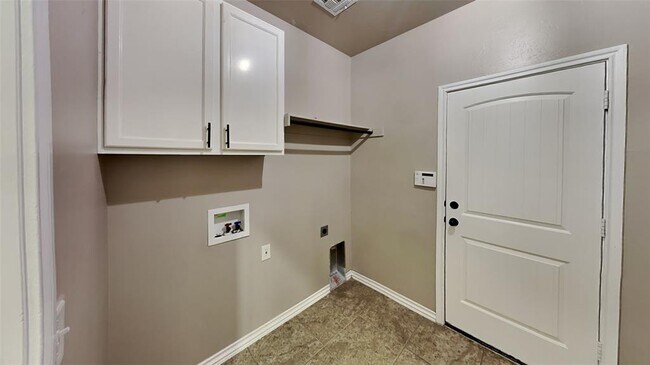 Building Photo - 11305 NW 94th St