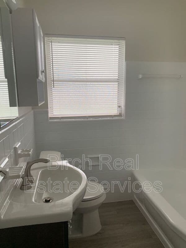 Building Photo - 1406 Lemon St