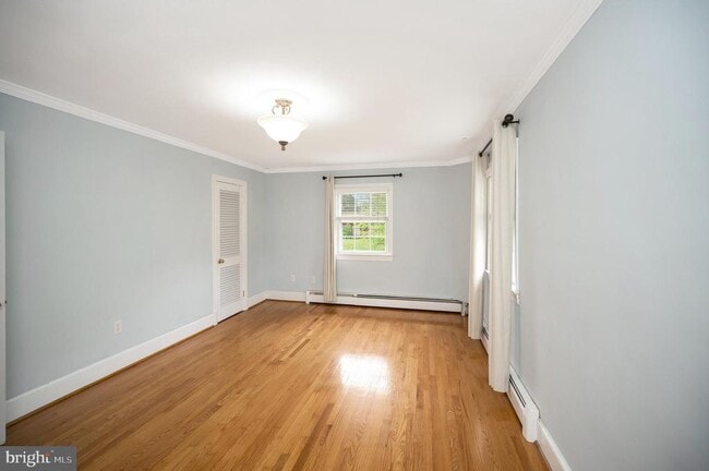 Building Photo - 1321 Royston St