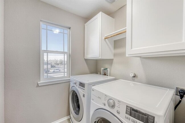 Building Photo - 198 Danish Dr