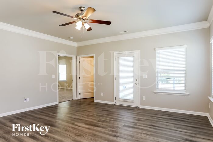 Building Photo - 6825 Shane Dr