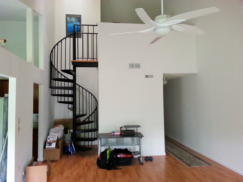 Building Photo - 707 Eagles Chase Dr