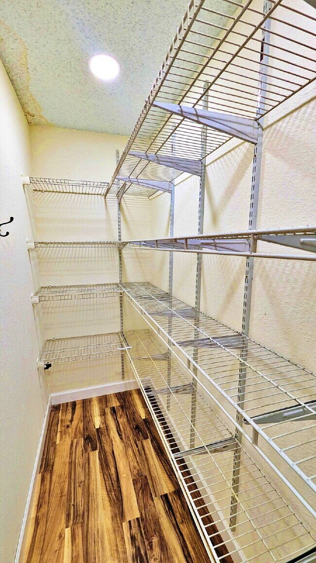 Building Photo - SO MUCH LIGHT! Beautifully Updated Smart Home 2Bd 2Bth 2nd Floor End Unit Condo in Aurora Schools