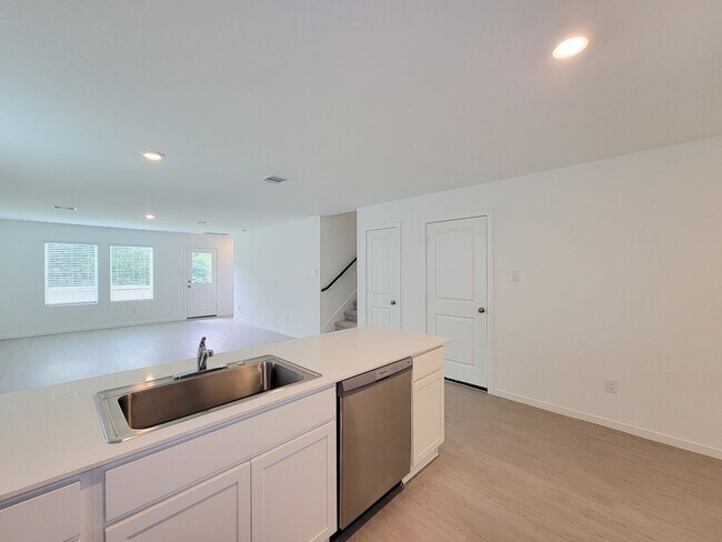 Building Photo - Be the first to live in this beautiful brand-new home featuring 4 spacious bedrooms, 2.5 bathroom...
