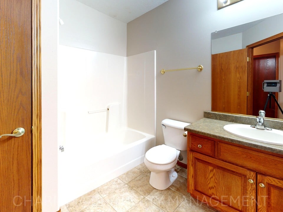 Building Photo - 304 Harvest Trl