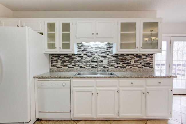 Building Photo - Two Story Home With Fireplace and Basement In Marymont