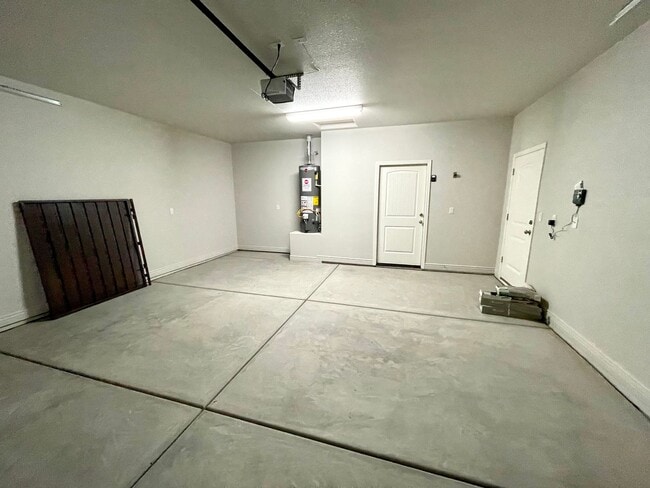 Building Photo - Beautiful 3 Bedroom 2 Bathroom Home!