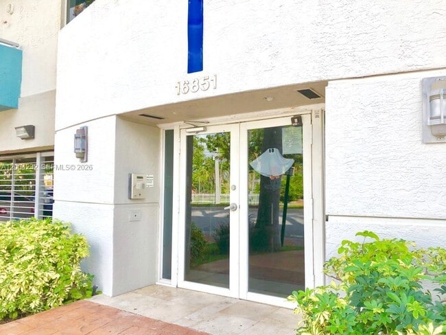 Building Photo - 16851 NE 35th Ave