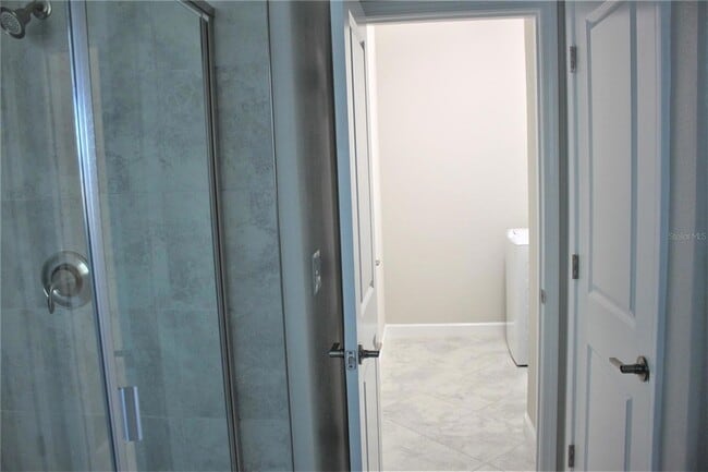 Building Photo - 9077 Shadyside Ln