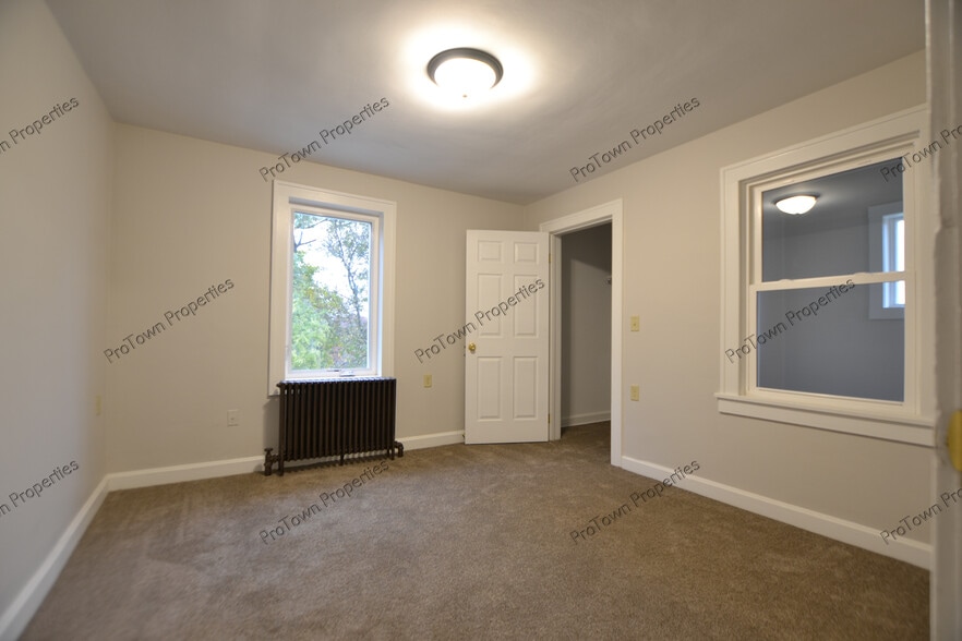 Building Photo - 333 Hughes Ave