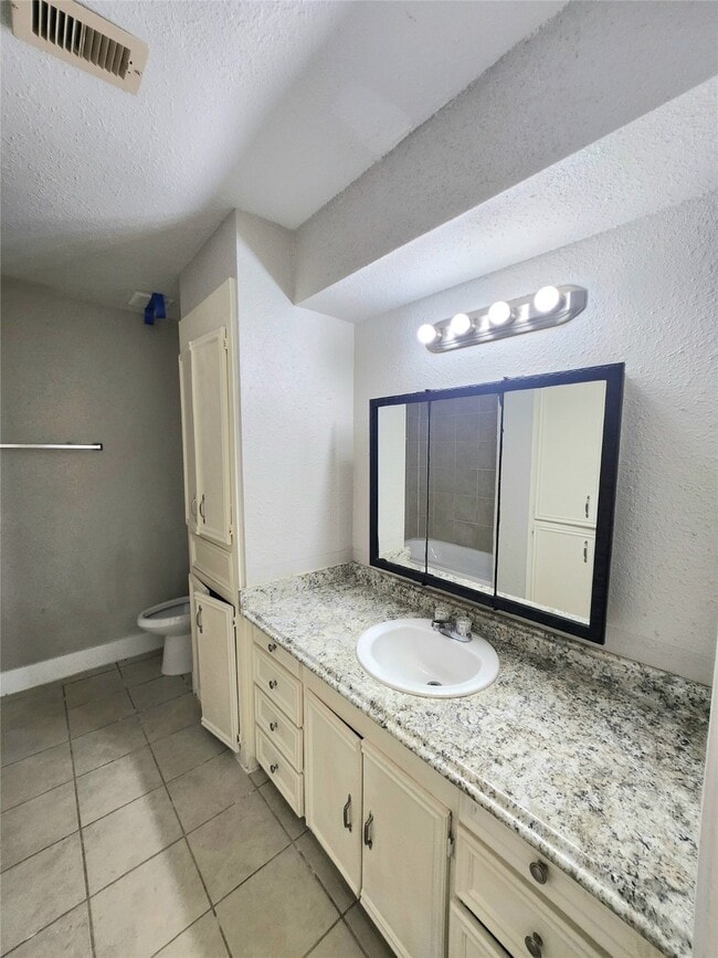 Building Photo - 9110 Kentshire Dr