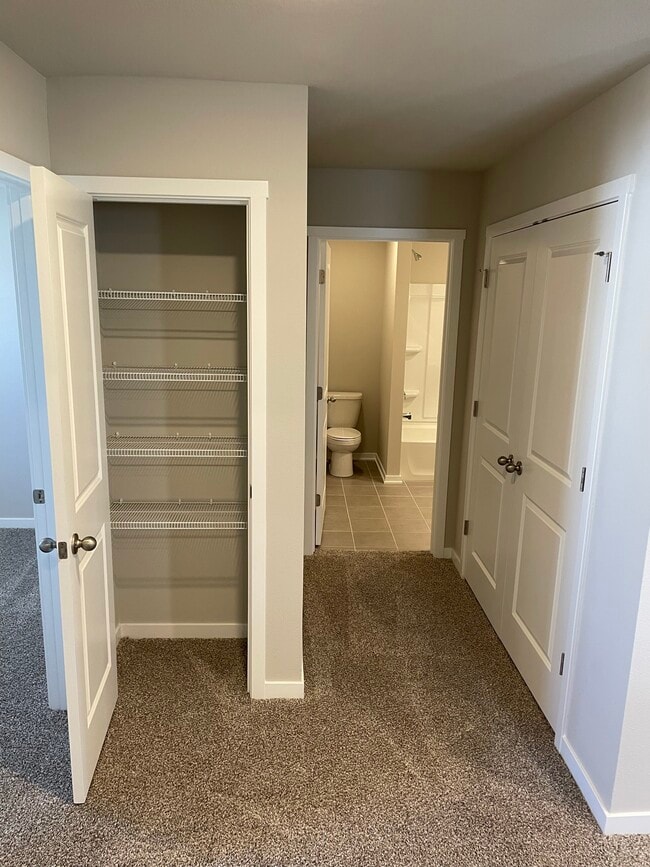 Building Photo - 2302 SW Plaza Pkwy