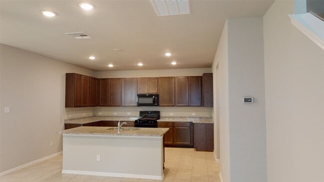 Building Photo - 707 Thicket Bluff Dr