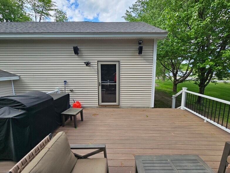 Building Photo - 435 High St