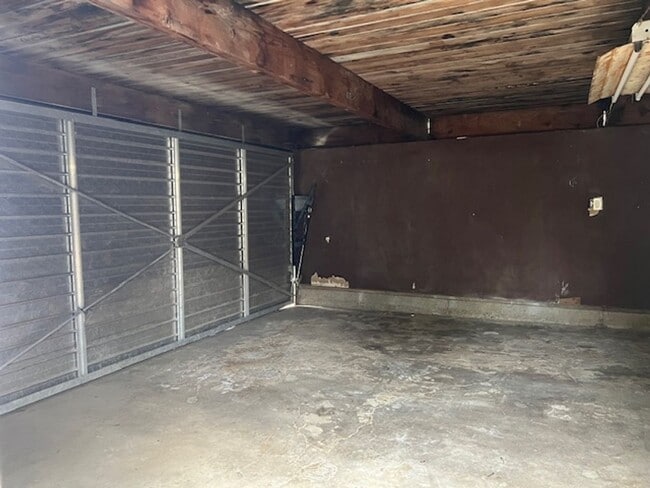 Building Photo - 22 Candy St