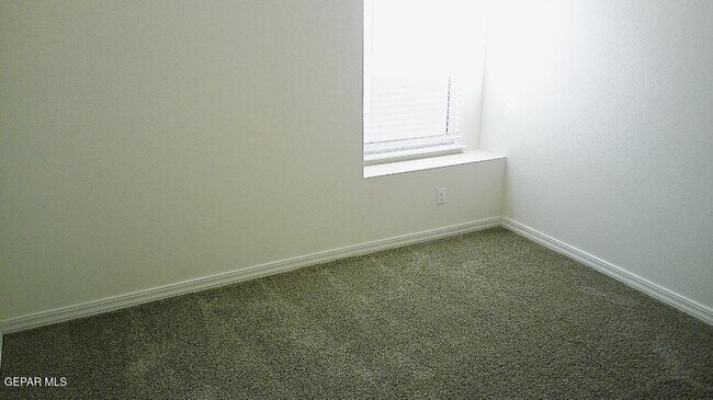 Building Photo - 653 Paseo Dulce Ave