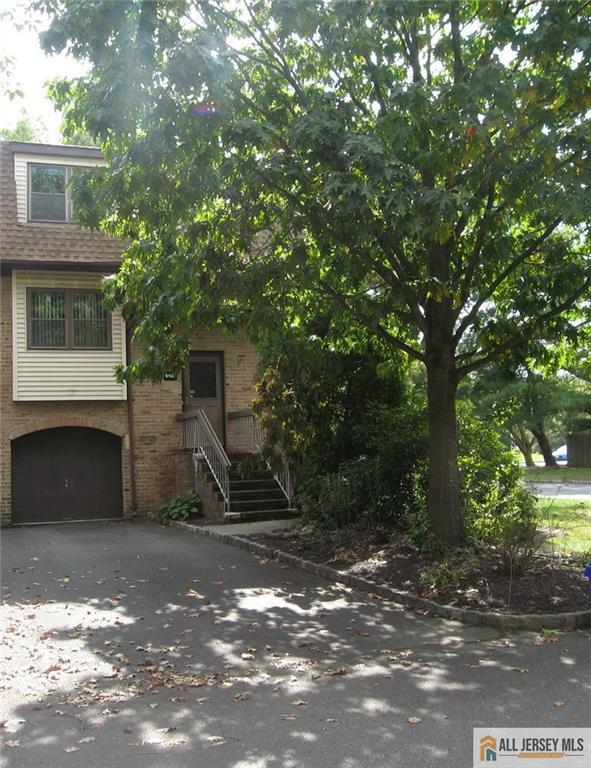 Building Photo - 6107 N Oaks Blvd