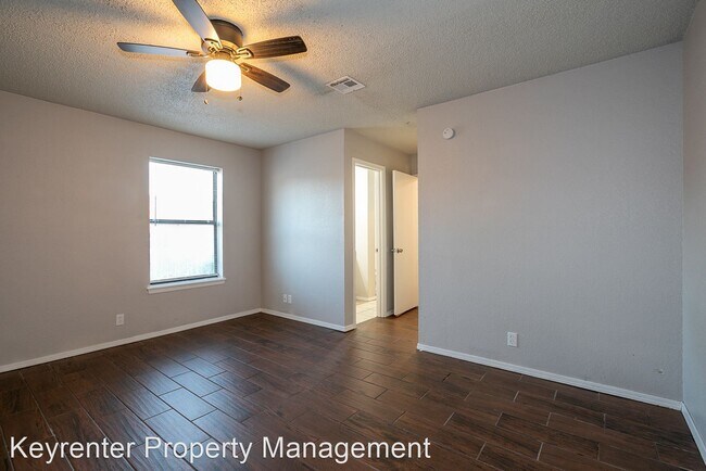 Building Photo - 1 br, 1 bath House - 2421 E 87th St - Unit...