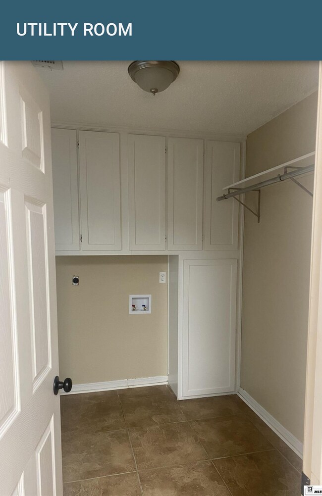 Building Photo - 122 Wellington Pl