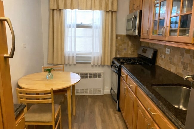 Building Photo - 3215 Avenue H