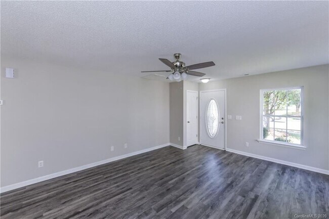 Building Photo - 1439 Quail St