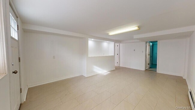 Building Photo - 67-12 Juno St