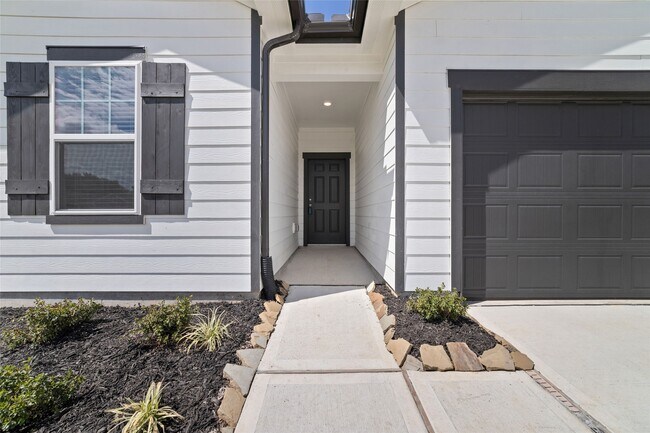 Building Photo - 31030 Gayle Prairie Oaks St