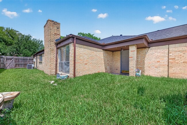 Building Photo - 2523 Creekway Cir