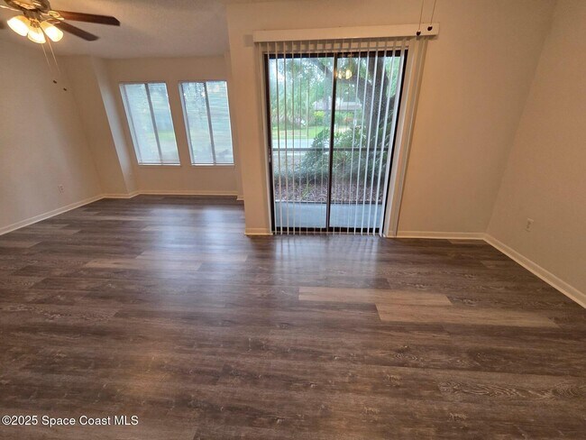 Building Photo - 3550 Sable Palm Ln