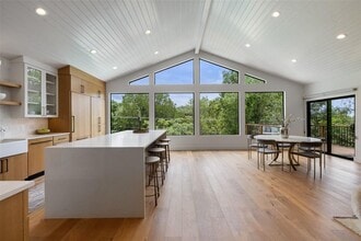 Building Photo - 3412 Shinoak Dr