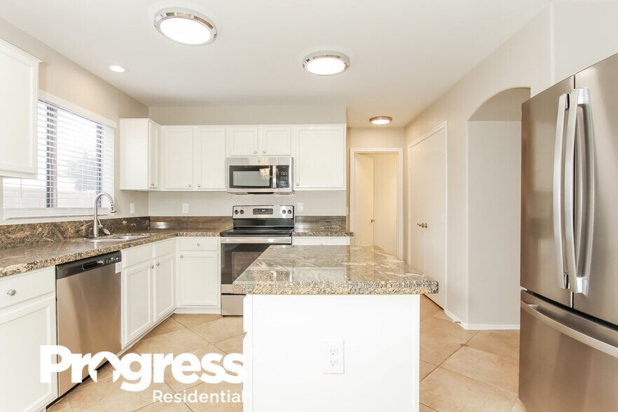 Building Photo - 17183 N 53rd Ave