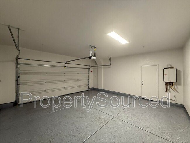 Building Photo - 437 Pendragon St