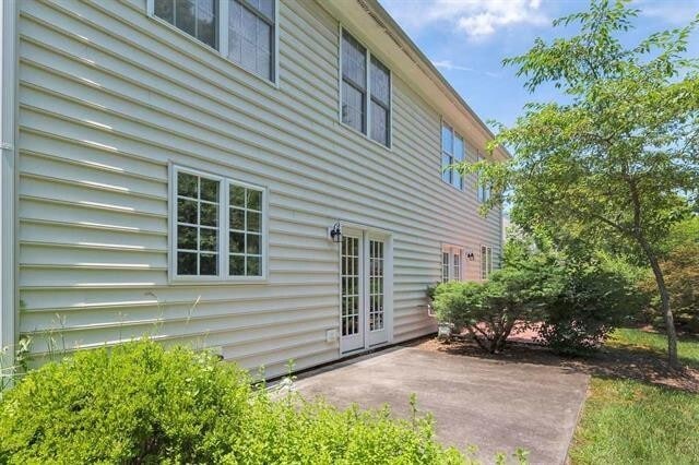 Building Photo - Bright Townhouse Available in Forest Lakes