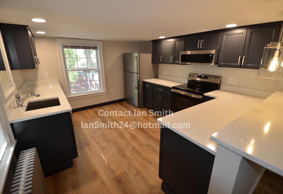 Building Photo - 109 E Pomfret St