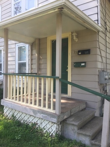 Building Photo - 35 Seel St