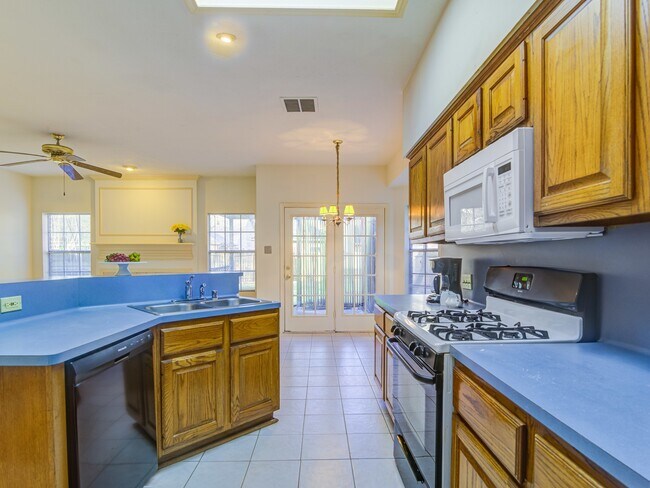 Building Photo - 14406 Fair Knoll Way