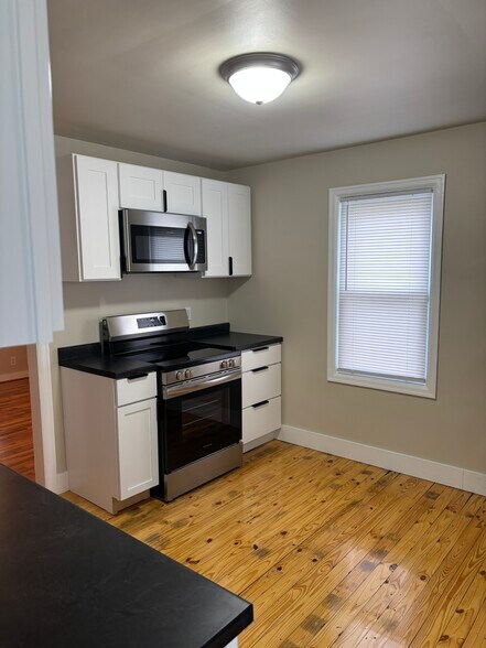 Building Photo - 1808 Eckener Dr