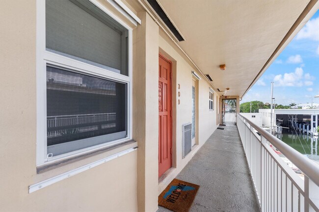 Building Photo - 1510 SE 15th St