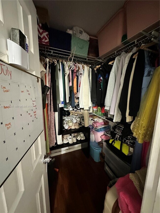 Building Photo - 5010 E 1st Ave