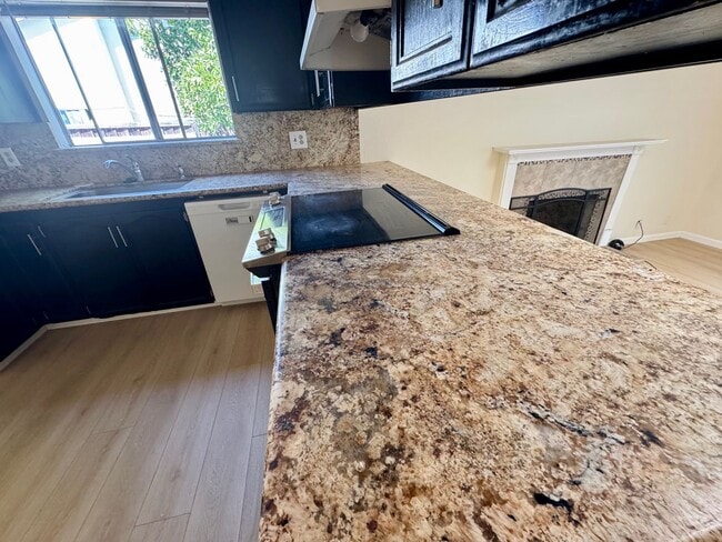 Building Photo - Remodeled 5 bedroom single level house - n...