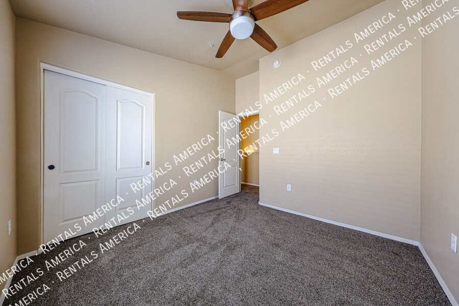 Building Photo - 2401 E Rio Salado Pkwy