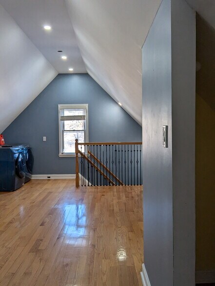 Building Photo - 4140 N Bernard St