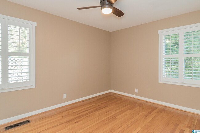 Building Photo - 615 Broadway St